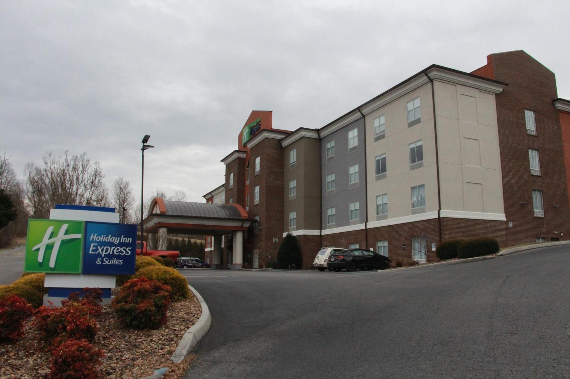 Holiday Inn Express & Suites Wytheville, An Ihg Hotel Exterior photo