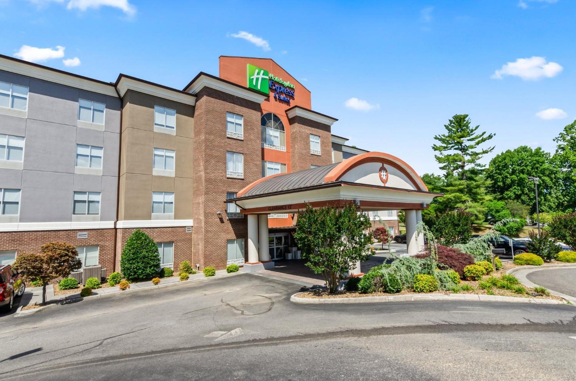 Holiday Inn Express & Suites Wytheville, An Ihg Hotel Exterior photo